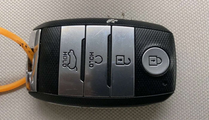 2022 KIA SELTOS HTK PLUS 1.5 IMT, Petrol, Manual, 9,561 km, Key Close Up