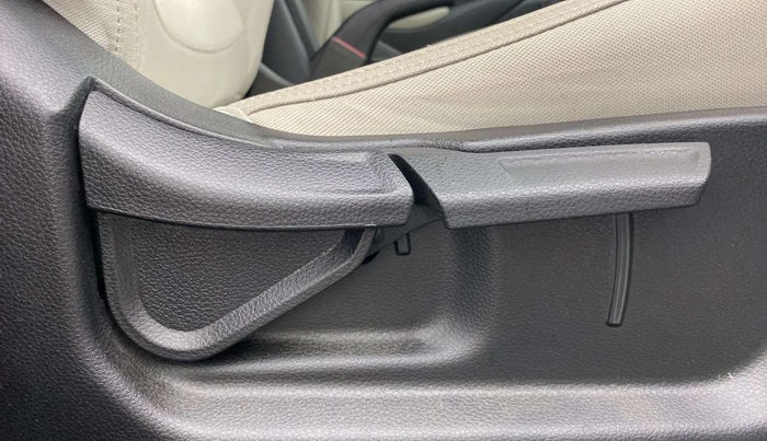 2022 KIA SELTOS HTK PLUS 1.5 IMT, Petrol, Manual, 9,561 km, Driver Side Adjustment Panel