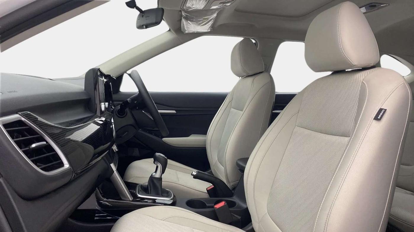 2022 KIA SELTOS HTK PLUS 1.5 IMT, Petrol, Manual, 9,561 km, Right Side Front Door Cabin