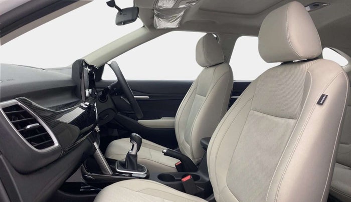 2022 KIA SELTOS HTK PLUS 1.5 IMT, Petrol, Manual, 9,561 km, Right Side Front Door Cabin