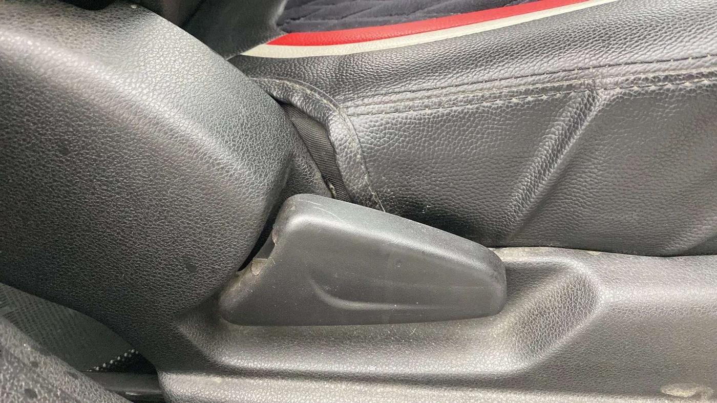2019 Renault Kwid RXT 1.0 (O), Petrol, Manual, 12,592 km, Driver Side Adjustment Panel