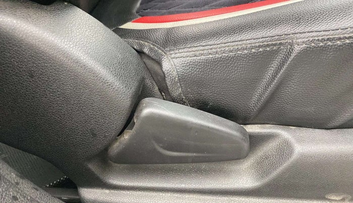 2019 Renault Kwid RXT 1.0 (O), Petrol, Manual, 12,592 km, Driver Side Adjustment Panel