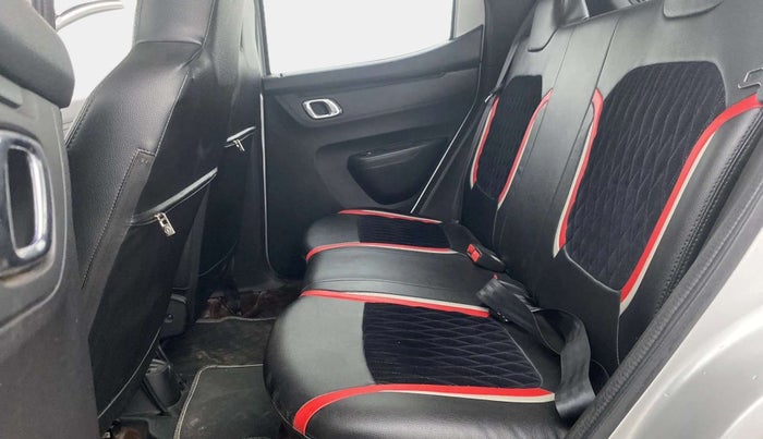 2019 Renault Kwid RXT 1.0 (O), Petrol, Manual, 12,592 km, Right Side Rear Door Cabin