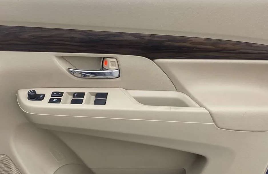 2021 Maruti Ertiga ZXI SHVS, Petrol, Manual, 35,271 km, Driver Side Door Panels Control