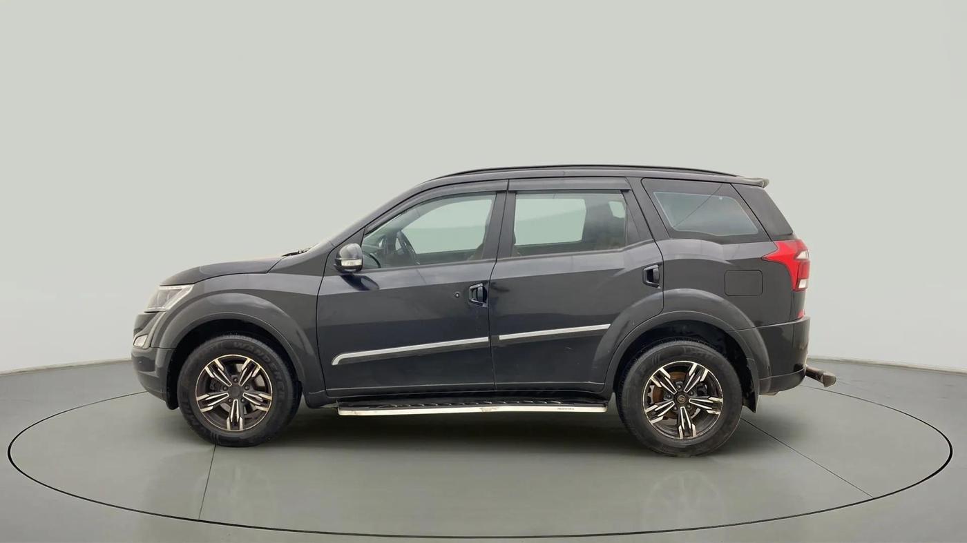 2018 Mahindra XUV500 W7 AT, Diesel, Automatic, 65,745 km, Left Side