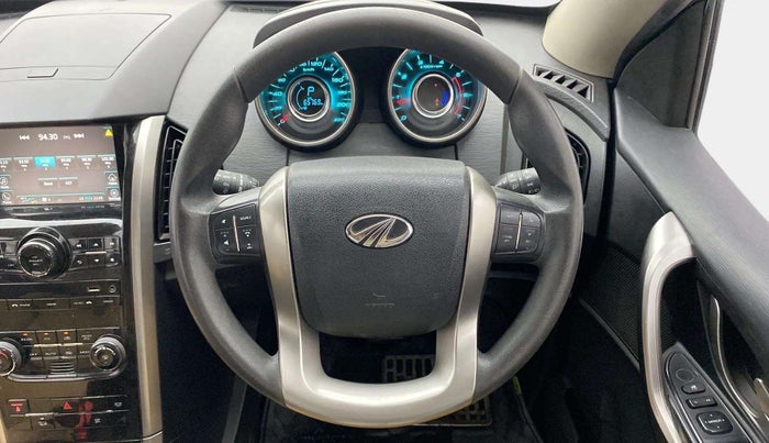 2018 Mahindra XUV500 W7 AT, Diesel, Automatic, 65,745 km, Steering Wheel Close Up