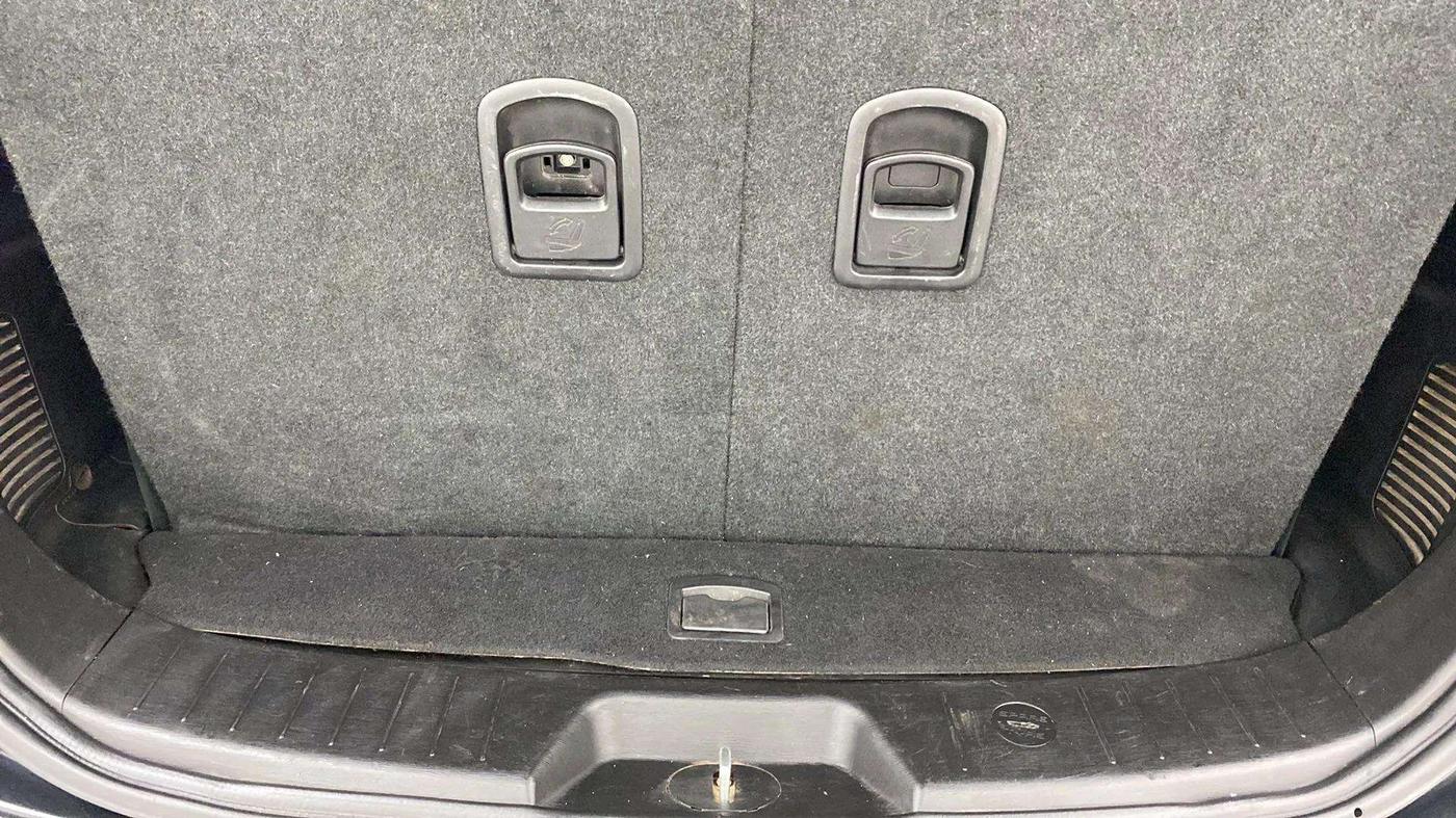 2018 Mahindra XUV500 W7 AT, Diesel, Automatic, 65,745 km, Boot Inside