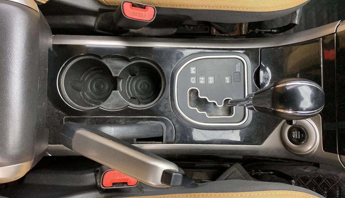 2018 Mahindra XUV500 W7 AT, Diesel, Automatic, 65,745 km, Gear Lever