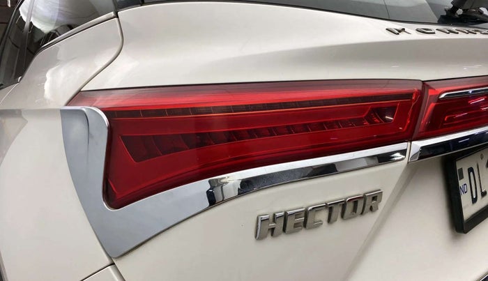 2020 MG HECTOR SHARP 1.5 DCT PETROL, Petrol, Automatic, 45,215 km, Left tail light - Minor scratches