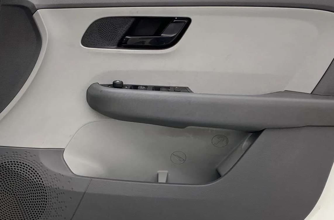 2021 Tata ALTROZ XM PLUS PETROL, Petrol, Manual, 23,745 km, Driver Side Door Panels Control