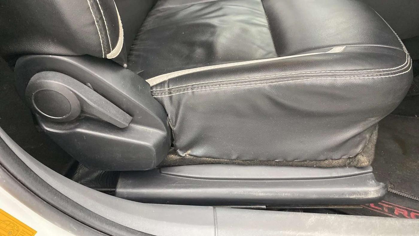 2021 Tata ALTROZ XM PLUS PETROL, Petrol, Manual, 23,745 km, Driver Side Adjustment Panel