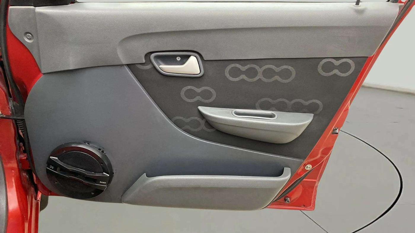 2015 Maruti Alto 800 LXI, Petrol, Manual, 29,135 km, Driver Side Door Panels Control