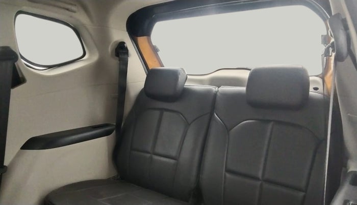 2023 Renault TRIBER RXZ AMT DUAL TONE, Petrol, Automatic, 8,087 km, Third Seat Row ( optional )