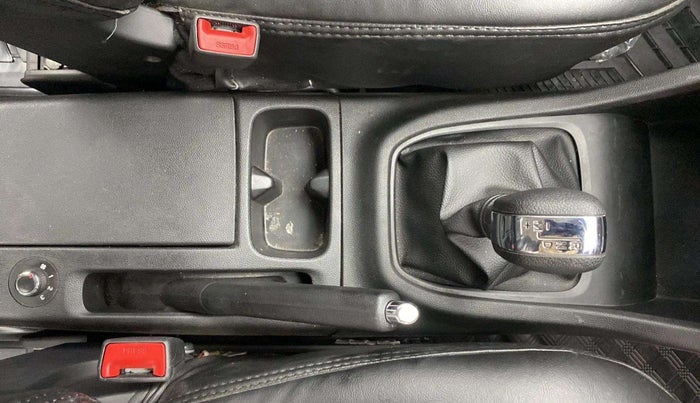 2023 Renault TRIBER RXZ AMT DUAL TONE, Petrol, Automatic, 8,087 km, Gear Lever