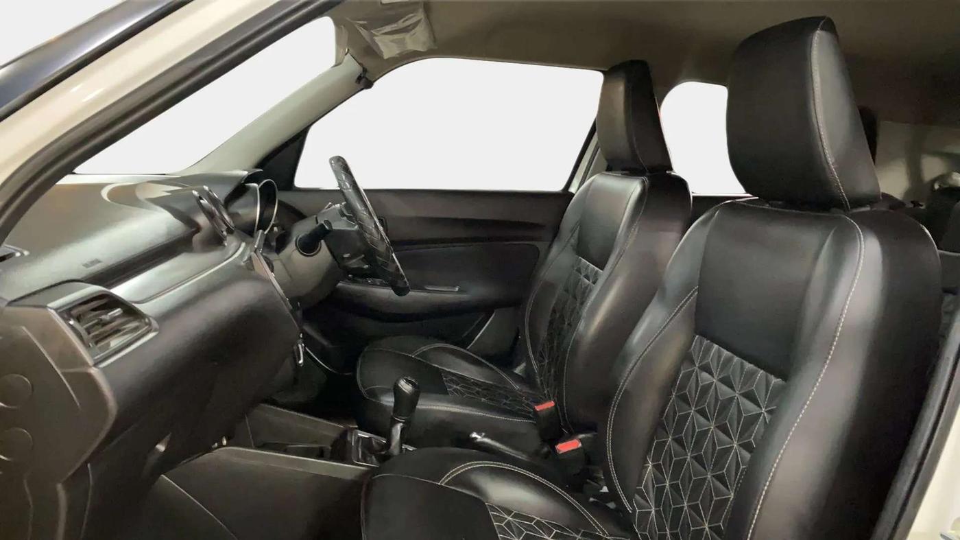 2022 Maruti Swift VXI, Petrol, Manual, 28,940 km, Right Side Front Door Cabin