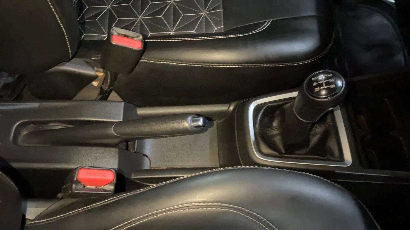2022 Maruti Swift VXI, Petrol, Manual, 28,940 km, Gear Lever
