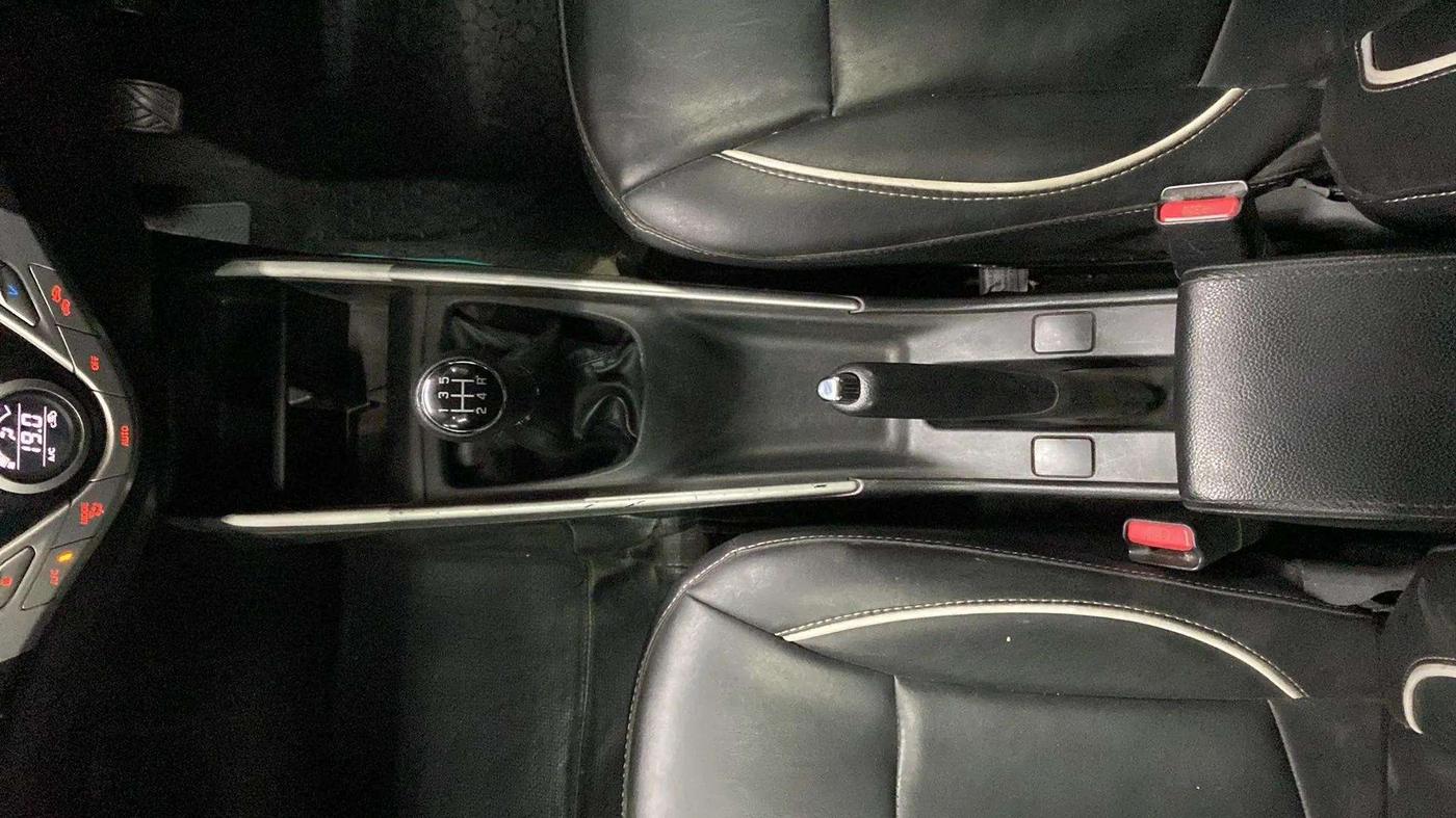2017 Maruti Baleno ALPHA DIESEL 1.3, Diesel, Manual, 60,440 km, Gear Lever