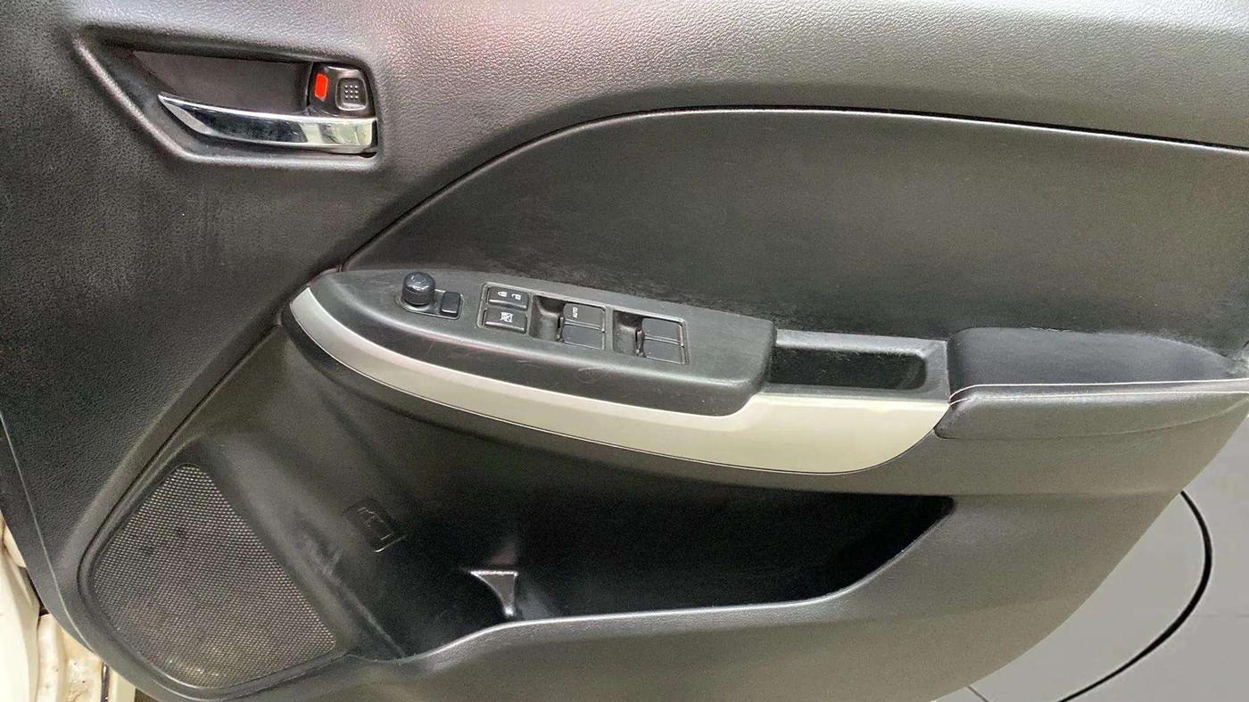 2017 Maruti Baleno ALPHA DIESEL 1.3, Diesel, Manual, 60,440 km, Driver Side Door Panels Control