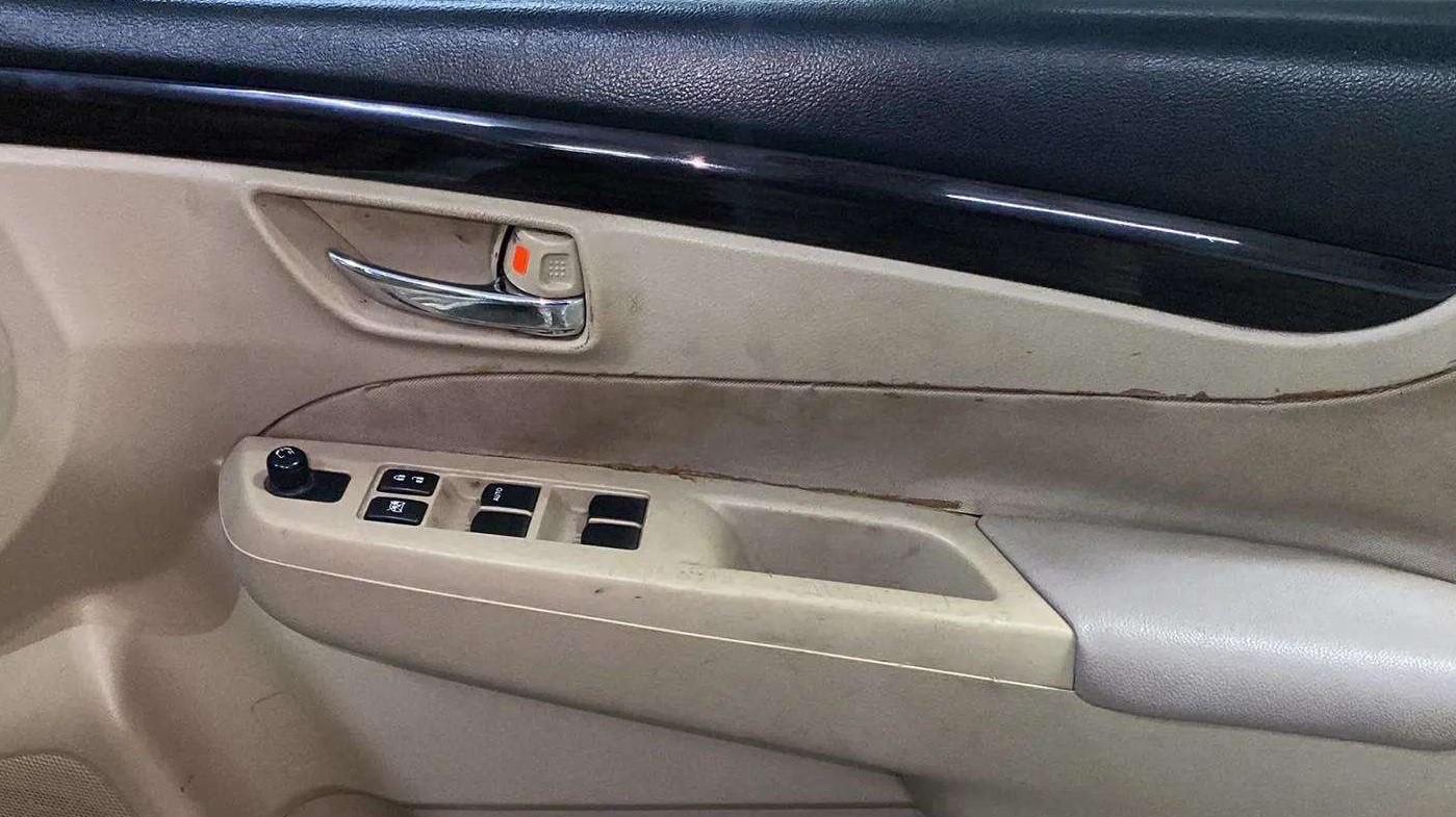 2016 Maruti Ciaz VXI+, Petrol, Manual, 91,034 km, Driver Side Door Panels Control