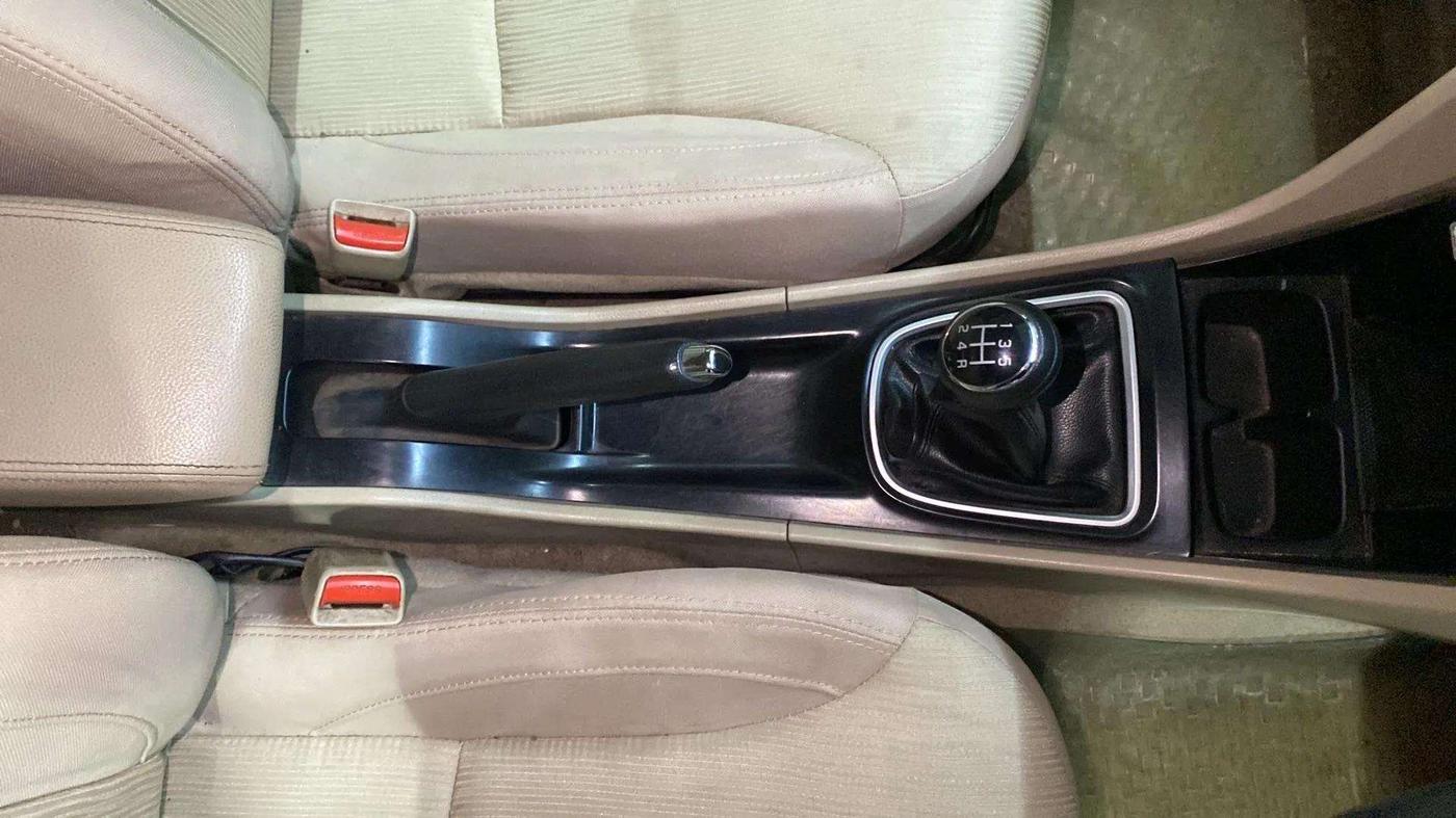2016 Maruti Ciaz VXI+, Petrol, Manual, 91,034 km, Gear Lever