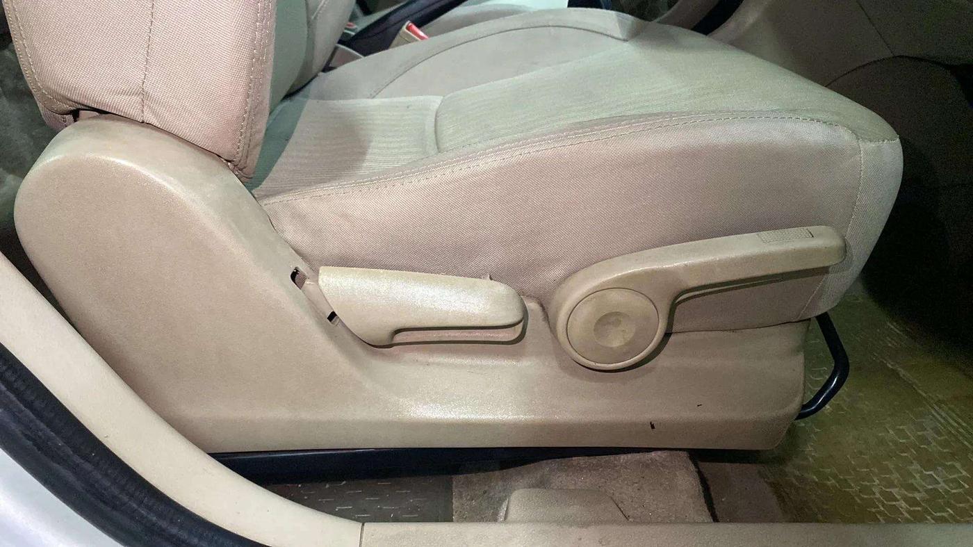 2016 Maruti Ciaz VXI+, Petrol, Manual, 91,034 km, Driver Side Adjustment Panel