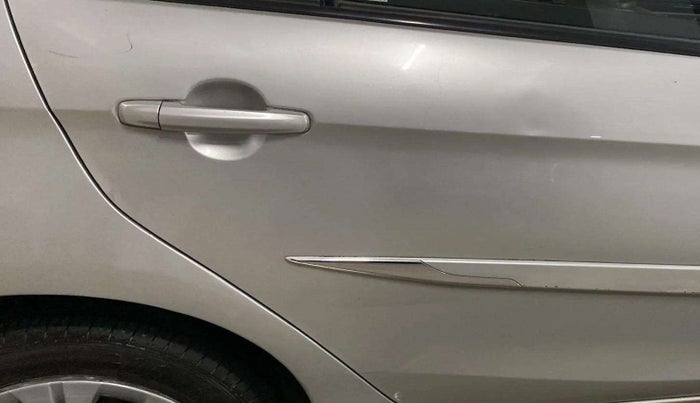 2016 Maruti Ciaz VXI+, Petrol, Manual, 90,753 km, Right rear door - Slightly dented