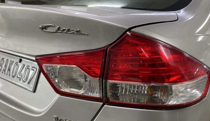 2016 Maruti Ciaz VXI+, Petrol, Manual, 90,753 km, Right tail light - Minor scratches