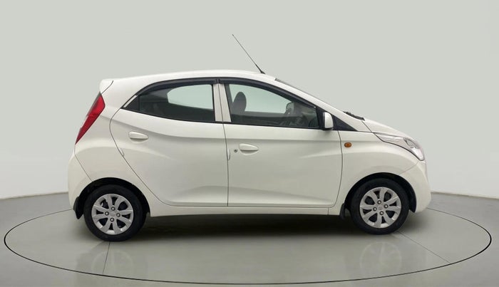 2016 Hyundai Eon SPORTZ, Petrol, Manual, 37,892 km, Right Side View