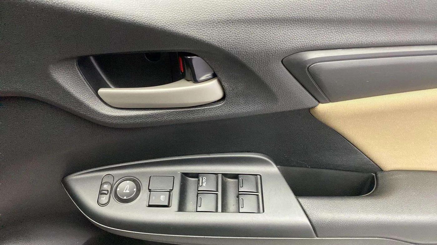 2017 Honda Jazz 1.2L I-VTEC SV, Petrol, Manual, 51,154 km, Driver Side Door Panels Control