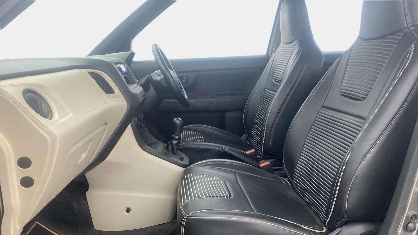 2019 Maruti New Wagon-R LXI CNG (O) 1.0, CNG, Manual, 80,699 km, Right Side Front Door Cabin