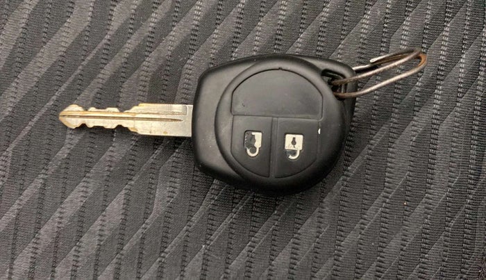 2015 Maruti Swift VXI, Petrol, Manual, 76,473 km, Key Close Up