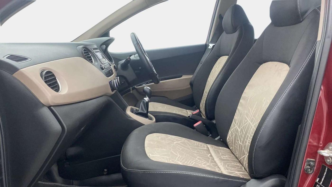 2015 Hyundai Grand i10 SPORTZ 1.2 KAPPA VTVT, Petrol, Manual, 39,956 km, Right Side Front Door Cabin