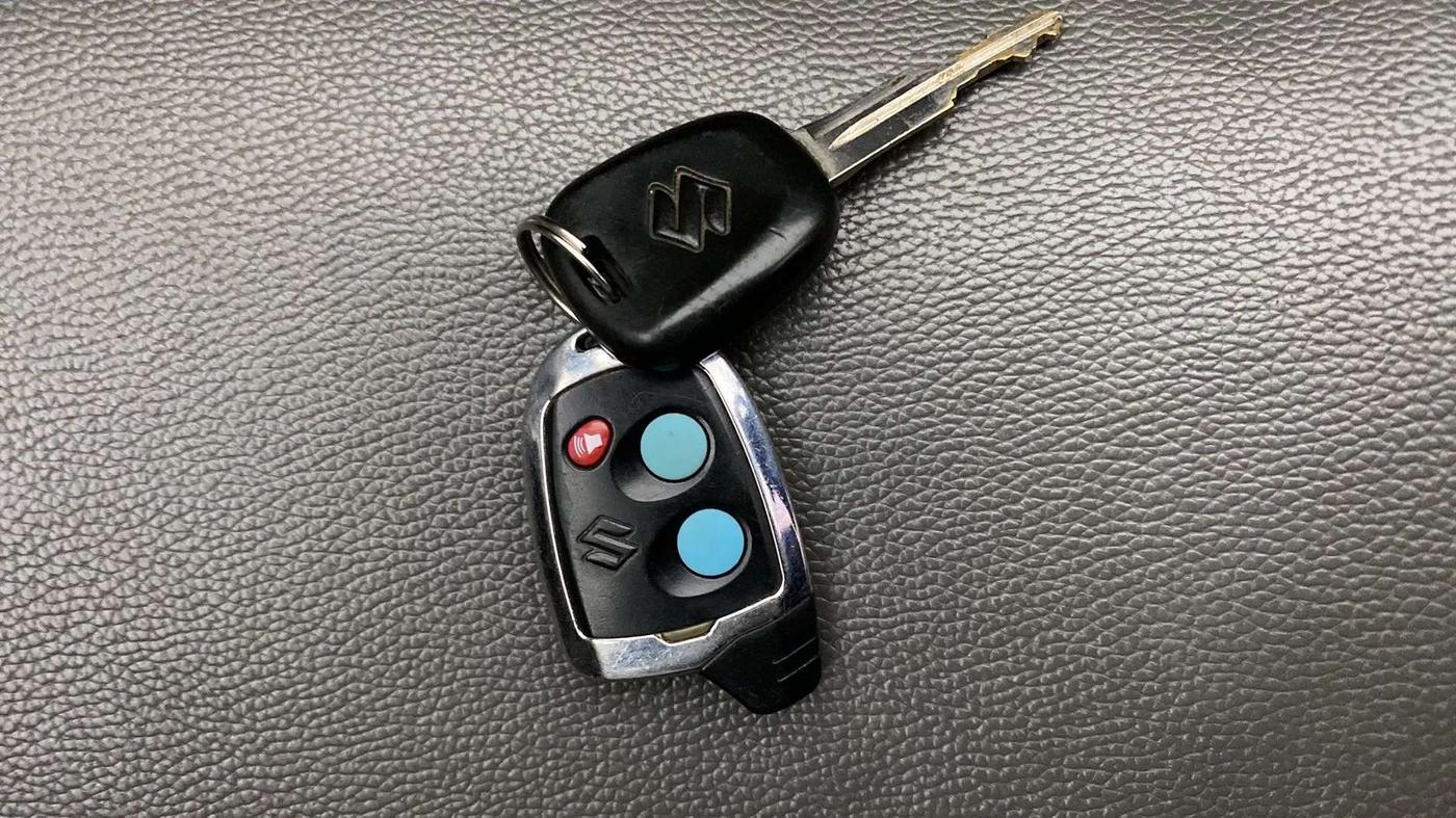 2016 Maruti Alto K10 VXI, Petrol, Manual, 44,317 km, Key Close Up