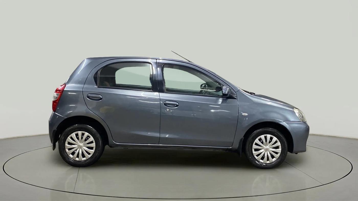 2013 Toyota Etios Liva G, Petrol, Manual, 34,312 km, Right Side View