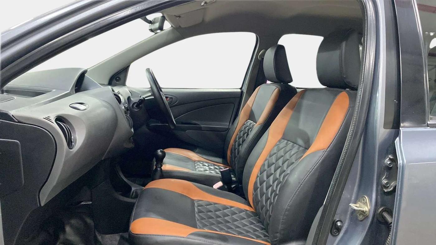 2013 Toyota Etios Liva G, Petrol, Manual, 34,312 km, Right Side Front Door Cabin