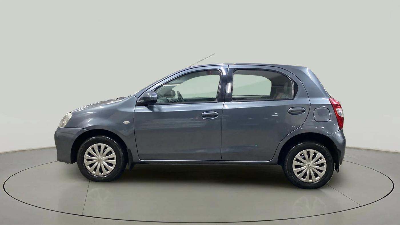 2013 Toyota Etios Liva G, Petrol, Manual, 34,312 km, Left Side