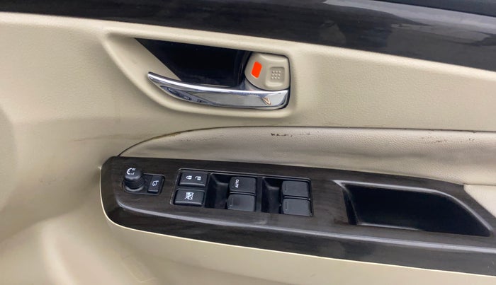 2017 Maruti Ciaz ZXI+, Petrol, Manual, 75,373 km, Driver Side Door Panels Control