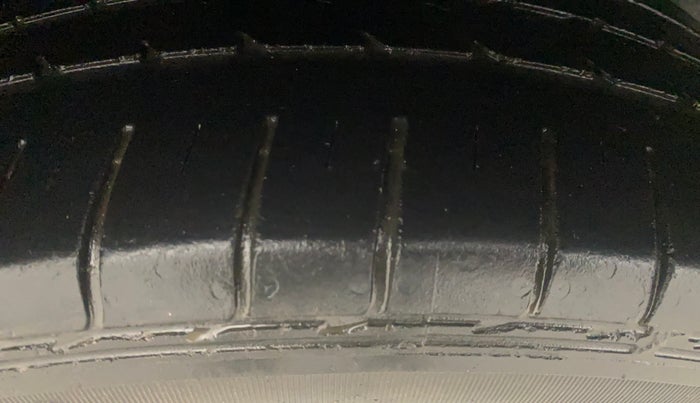 2017 Maruti Ciaz ZXI+, Petrol, Manual, 75,373 km, Right Rear Tyre Tread