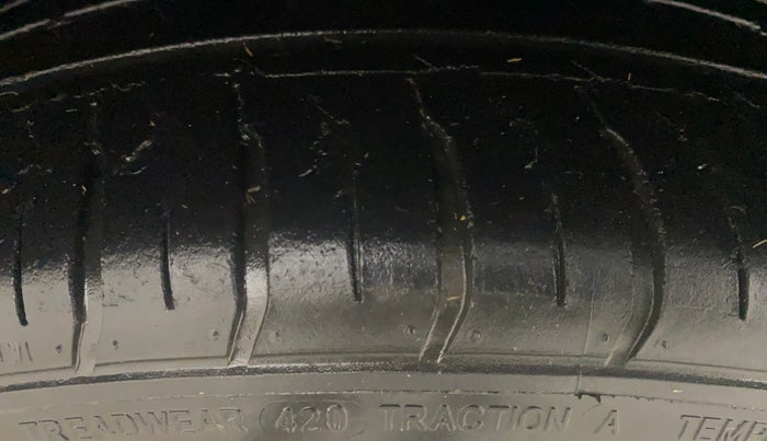 2017 Maruti Ciaz ZXI+, Petrol, Manual, 75,373 km, Left Front Tyre Tread