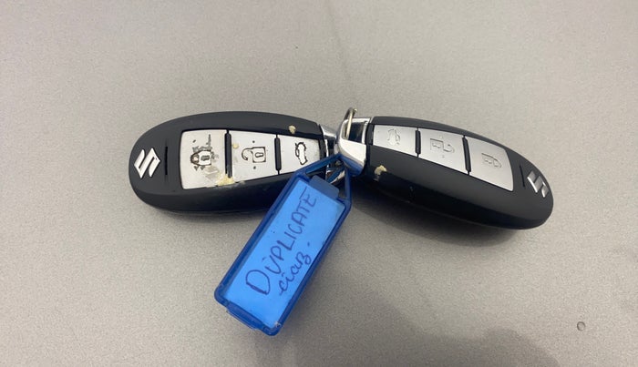 2017 Maruti Ciaz ZXI+, Petrol, Manual, 75,373 km, Key Close Up