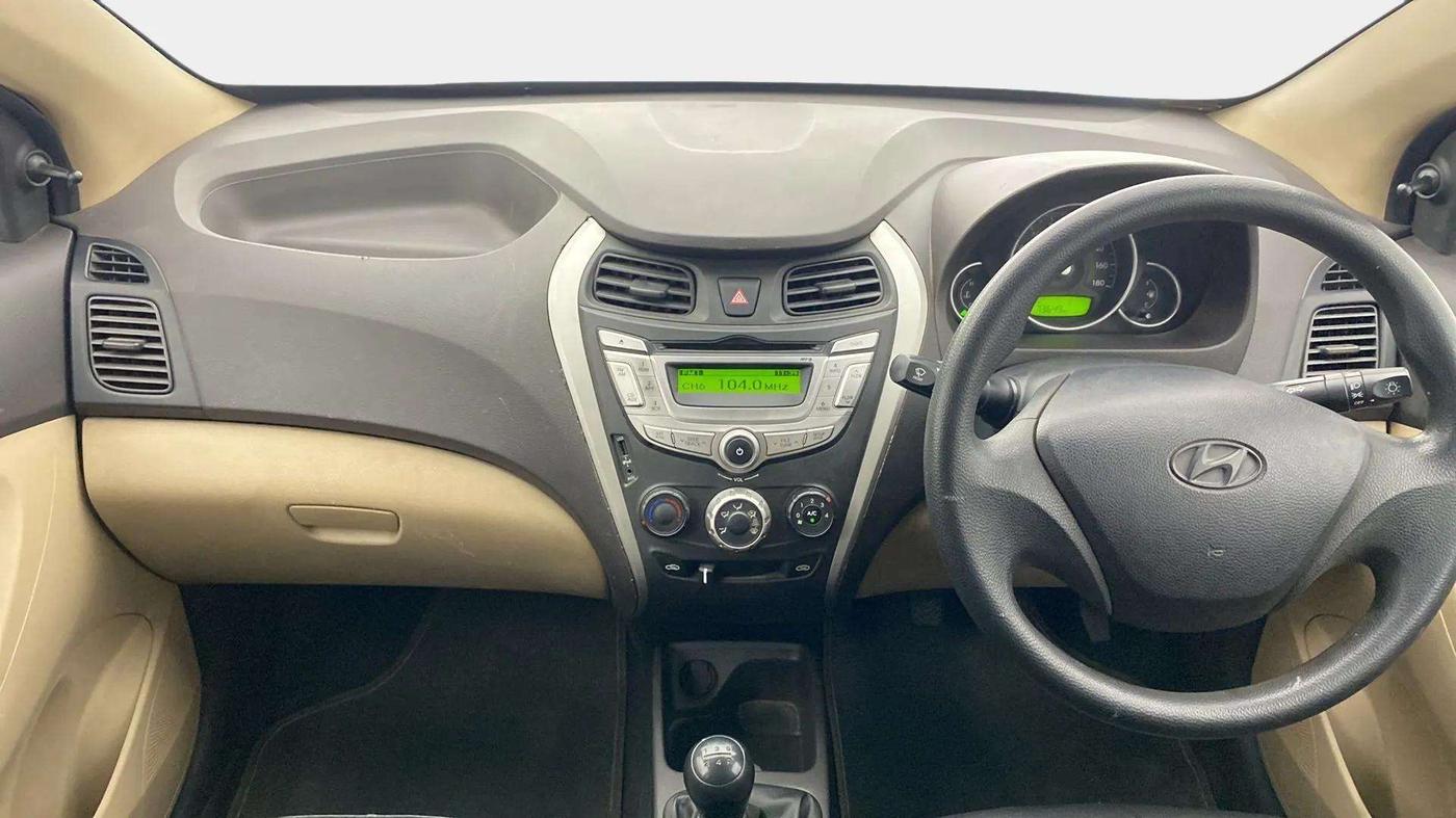 2013 Hyundai Eon MAGNA +, Petrol, Manual, 73,615 km, Dashboard