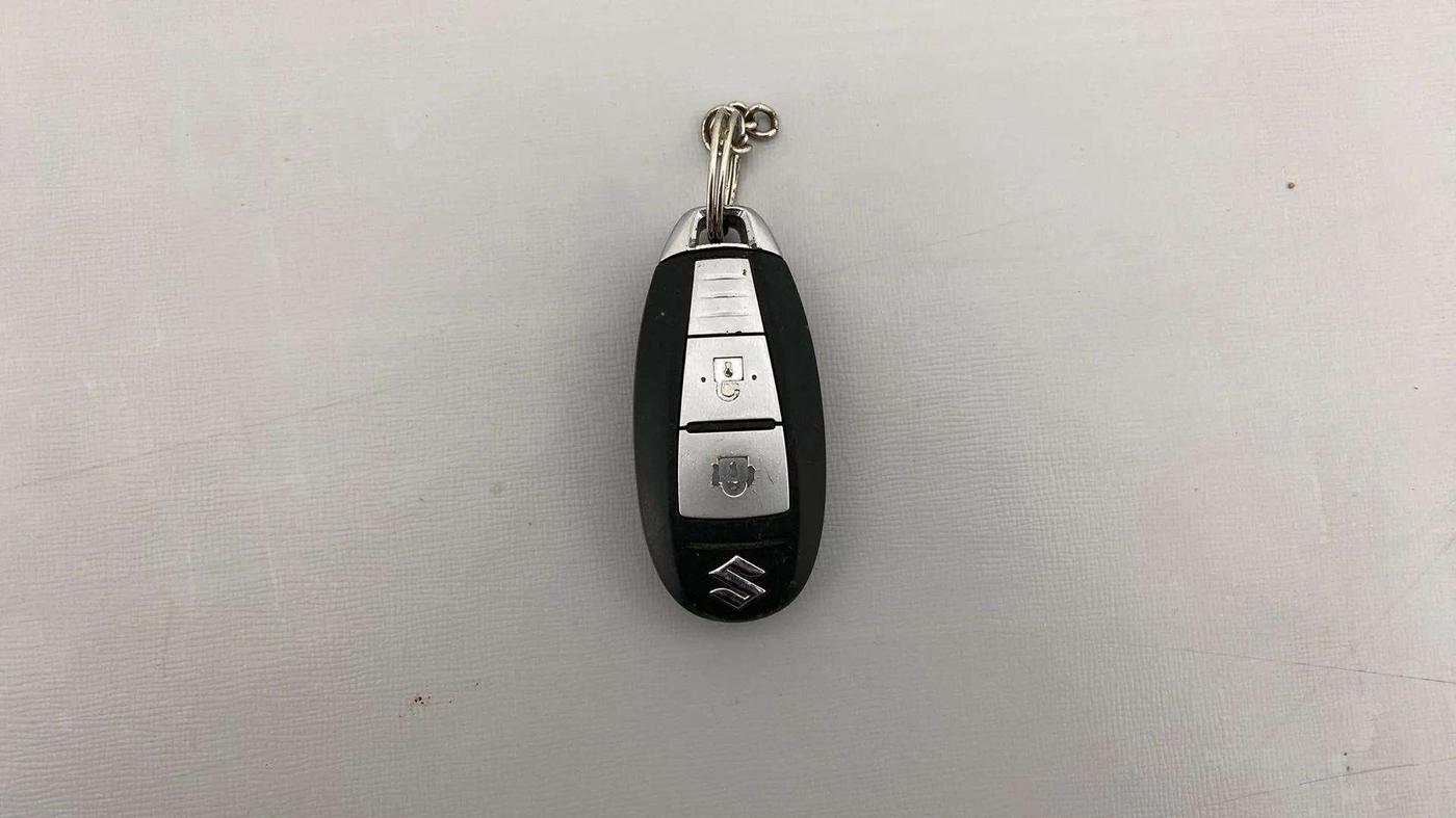 2018 Maruti Baleno ZETA PETROL 1.2, Petrol, Manual, 77,426 km, Key Close Up