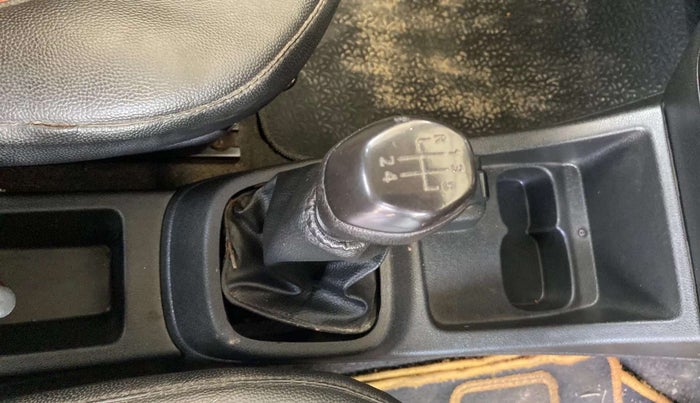 2018 Renault Kwid RXT 0.8, Petrol, Manual, 47,421 km, Gear lever - Boot cover slightly torn