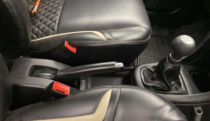 2015 Maruti Swift VXI, Petrol, Manual, 58,616 km, Gear Lever