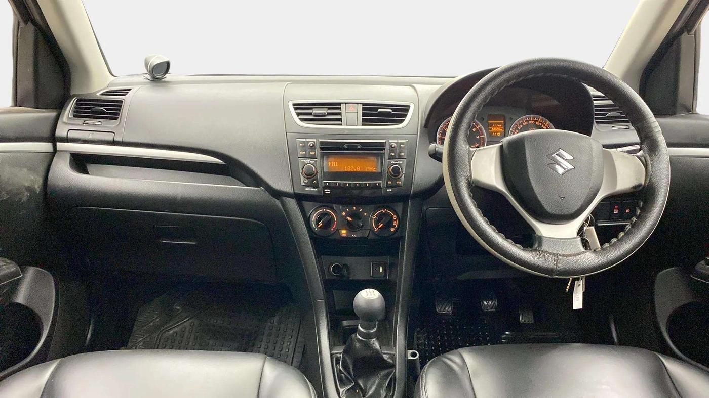 2015 Maruti Swift VXI, Petrol, Manual, 58,616 km, Dashboard
