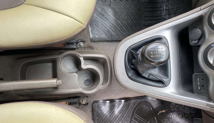 2014 Hyundai i10 SPORTZ 1.1, Petrol, Manual, 55,896 km, Gear Lever