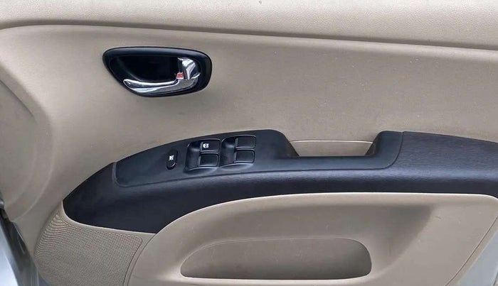 2014 Hyundai i10 SPORTZ 1.1, Petrol, Manual, 55,896 km, Driver Side Door Panels Control