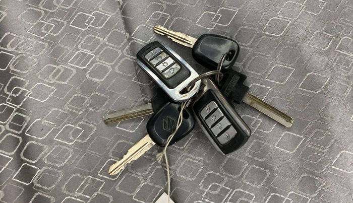 2018 Maruti Alto 800 LXI, CNG, Manual, 68,469 km, Key Close Up