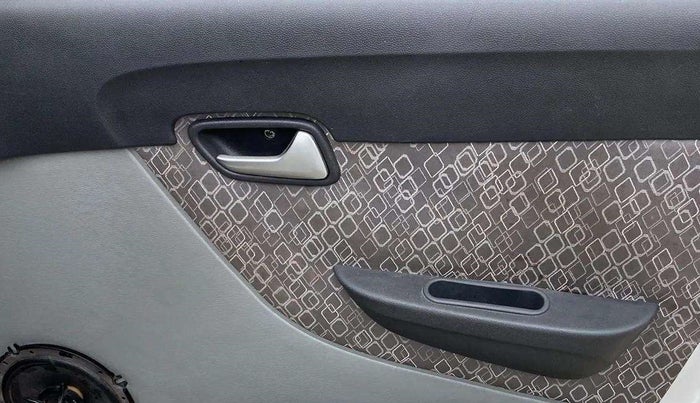 2018 Maruti Alto 800 LXI, CNG, Manual, 68,469 km, Driver Side Door Panels Control