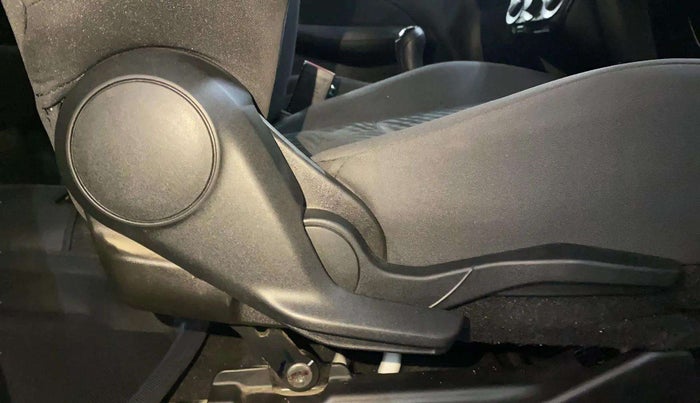 2019 Maruti Swift VXI, Petrol, Manual, 52,011 km, Driver Side Adjustment Panel